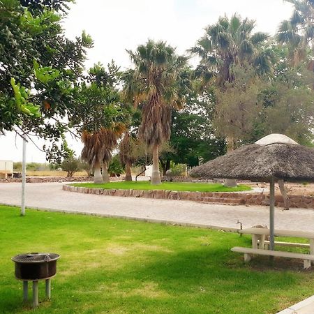 East Gate Rest Camp Apartment Buitepos Екстериор снимка