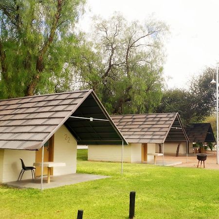East Gate Rest Camp Apartment Buitepos Екстериор снимка