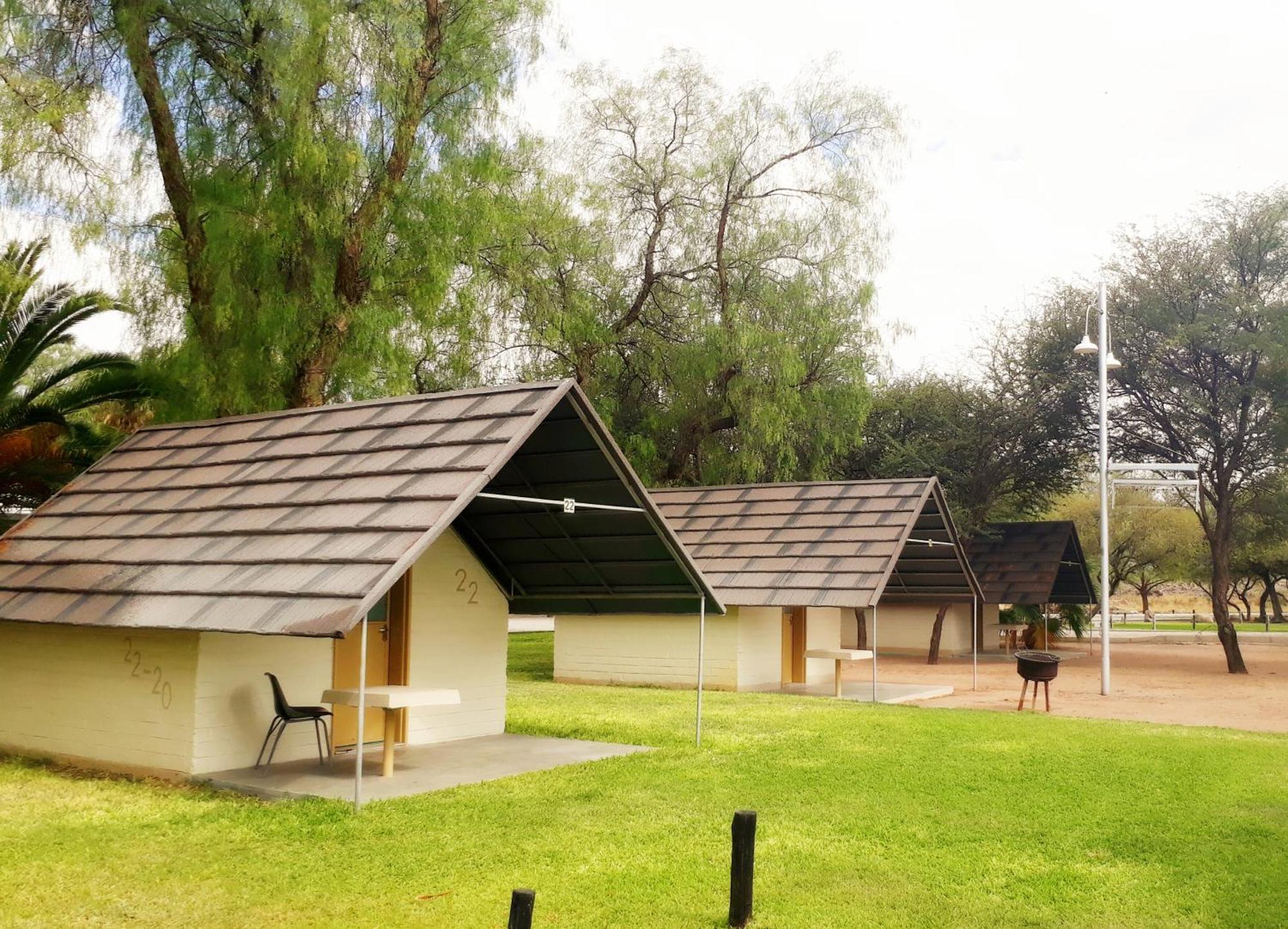 East Gate Rest Camp Apartment Buitepos Екстериор снимка