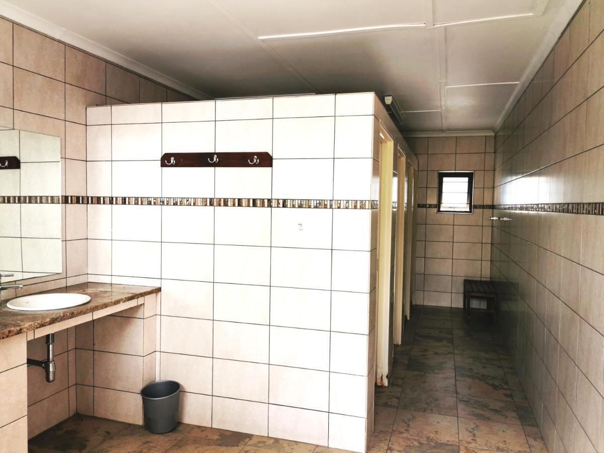 East Gate Rest Camp Apartment Buitepos Екстериор снимка