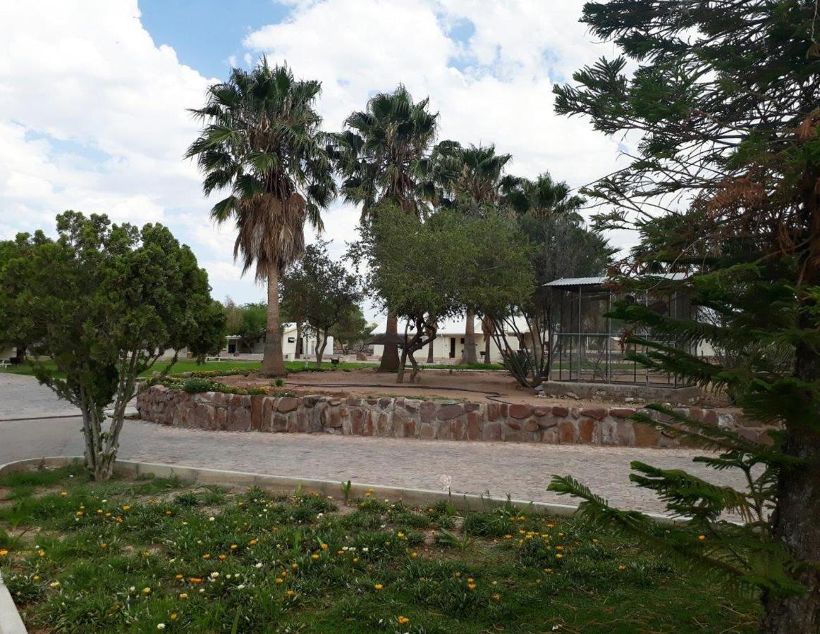 East Gate Rest Camp Apartment Buitepos Екстериор снимка
